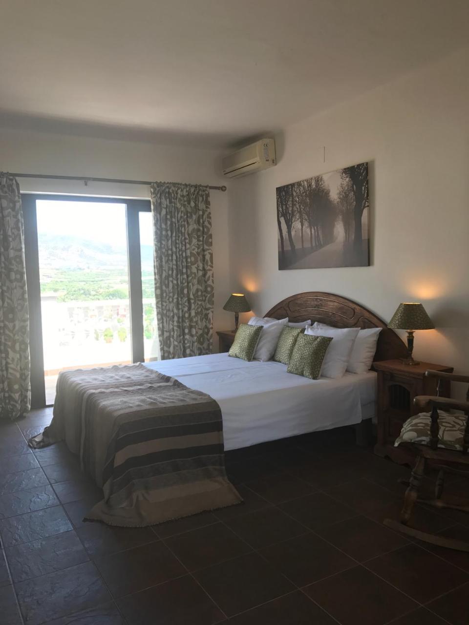 Hostal Avalon Nerja Eksteriør billede