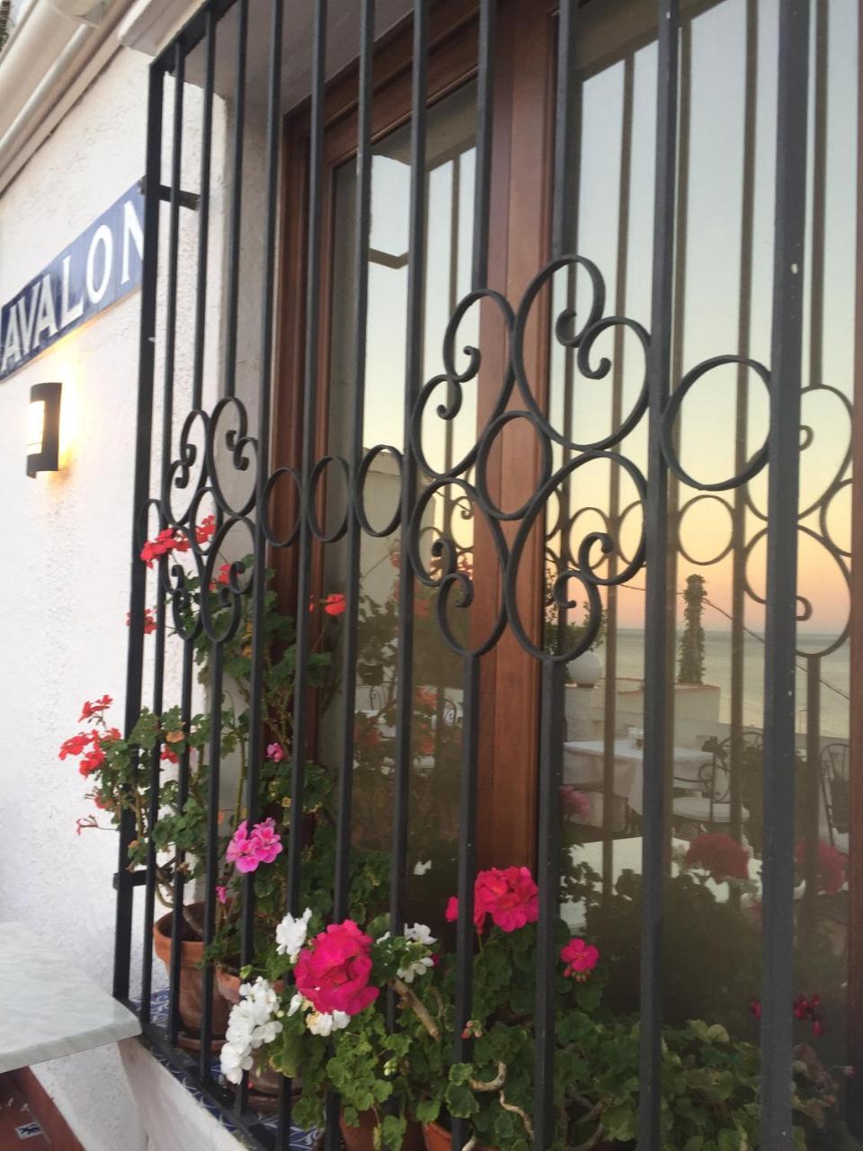Hostal Avalon Nerja Eksteriør billede